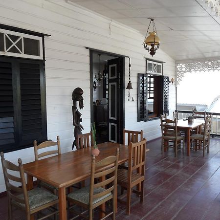 Guesthouse Un Pied-A-Terreパラマリボ エクステリア 写真