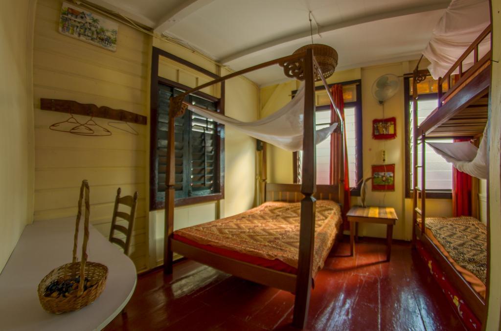 Guesthouse Un Pied-A-Terreパラマリボ エクステリア 写真