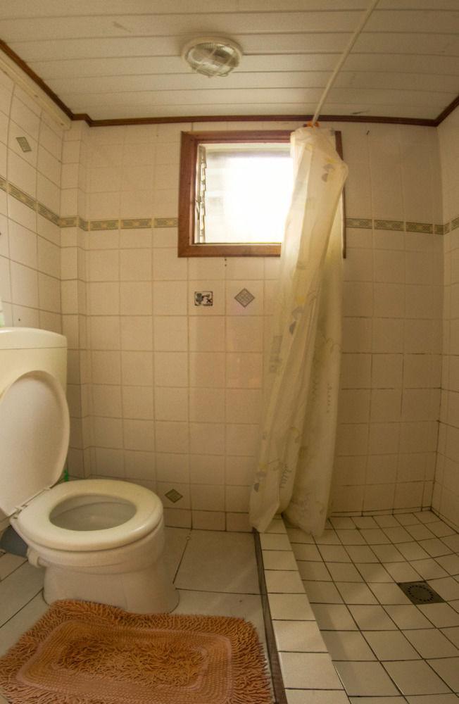 Guesthouse Un Pied-A-Terreパラマリボ エクステリア 写真